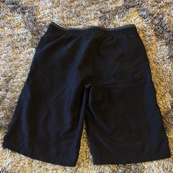 The North Face Kids Black Shorts - Picture 2 of 4